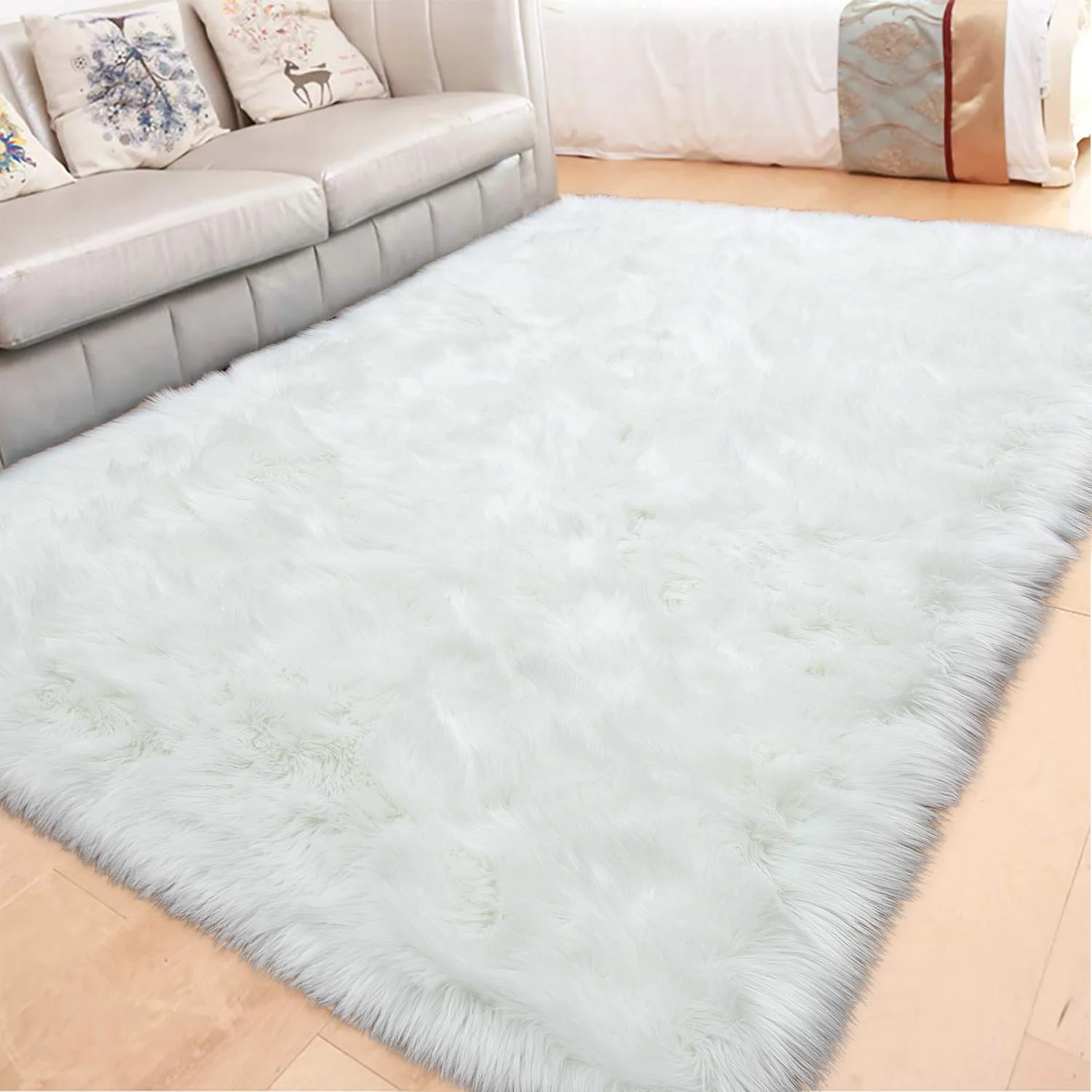 LOCHAS faux fur & sheepskin in a room