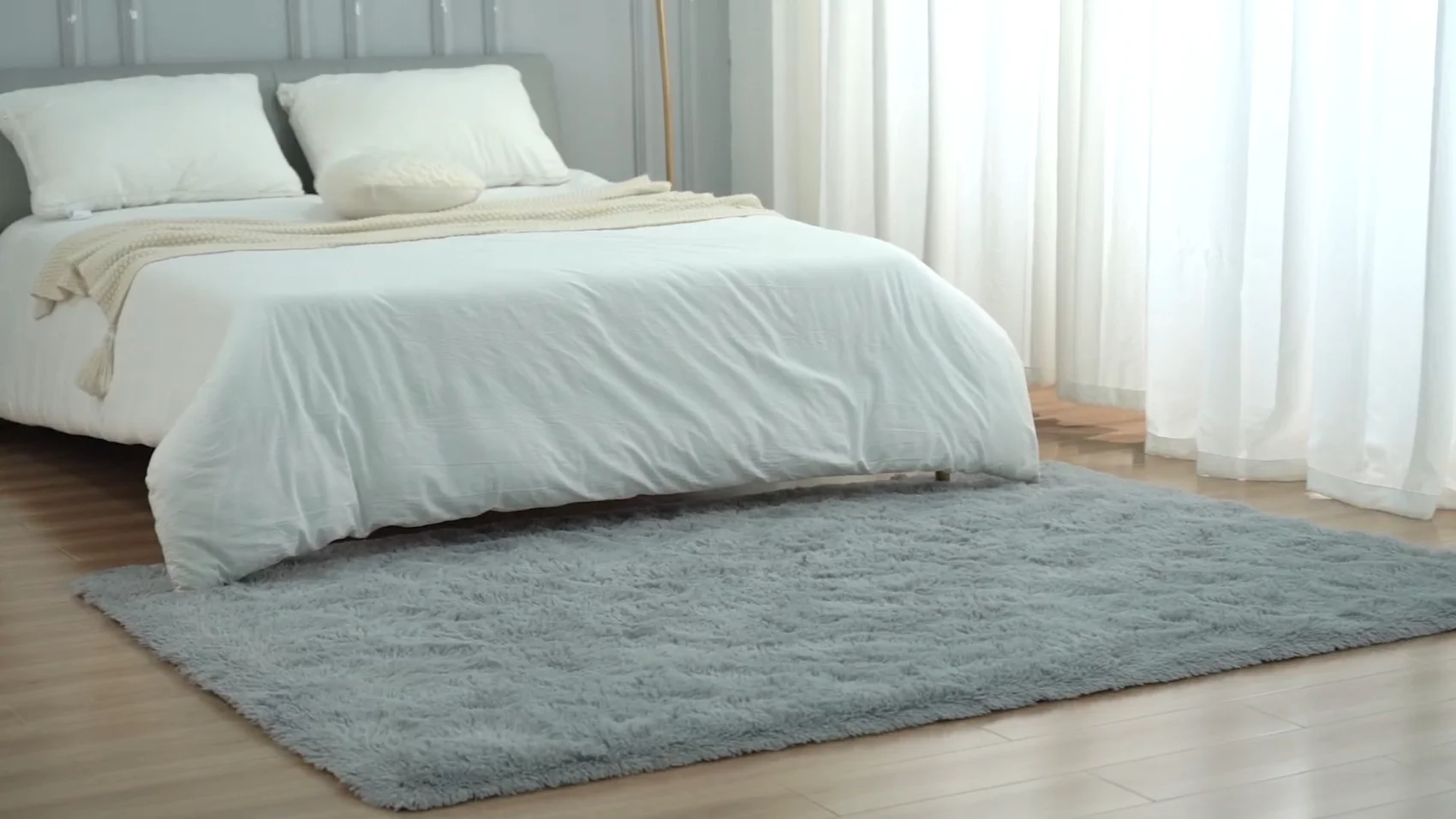 LOCHAS rugs in a room, view 2