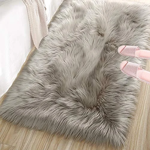 LOCHAS Faux Fur Bedside Rug 2 × 3 ft, Beige