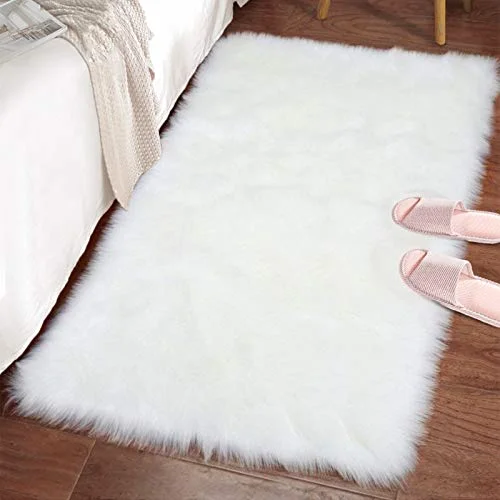 LOCHAS Faux Fur Bedside Rug 2 × 3 ft, White